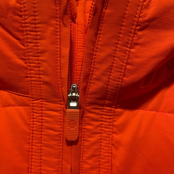 Lulu lemon jacket size 4 - Picture 3 of 6